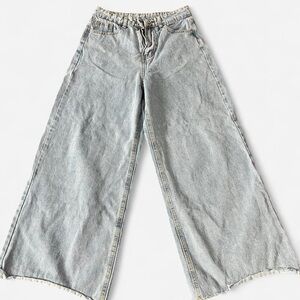 Stylish Women's Wide-Leg Jeans in Light blue